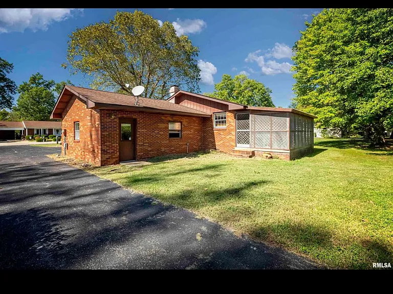 103 Boswell Rd — Photo 5