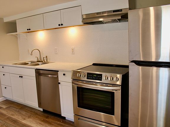 2nd image of 2804 Easton Ave #2804