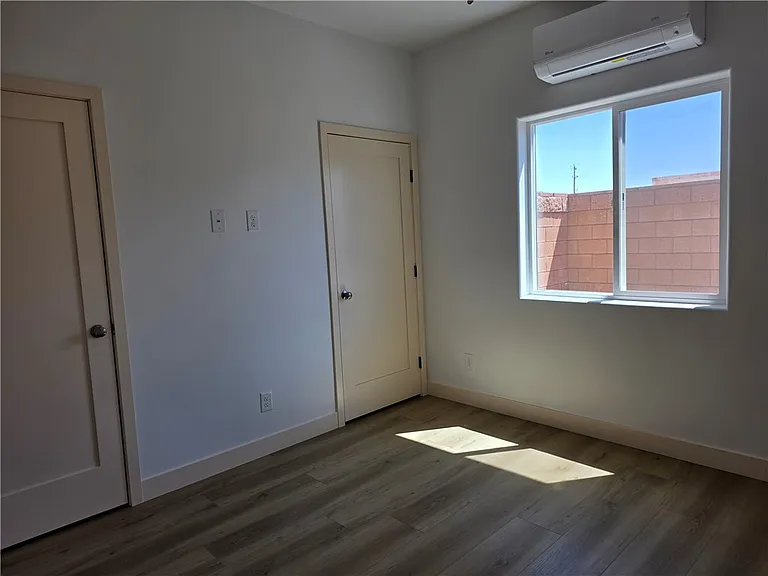 370 Riverfront Dr #2 — Photo 12