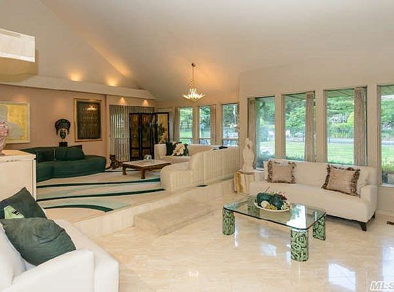 4th image of 9 Bridle Path Ct