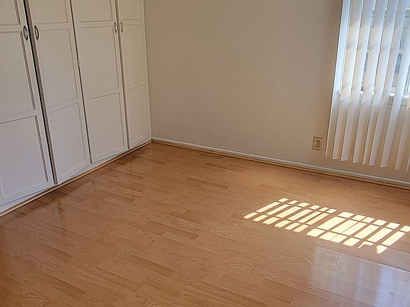 5th image of 1828 N Kingsley Dr #6