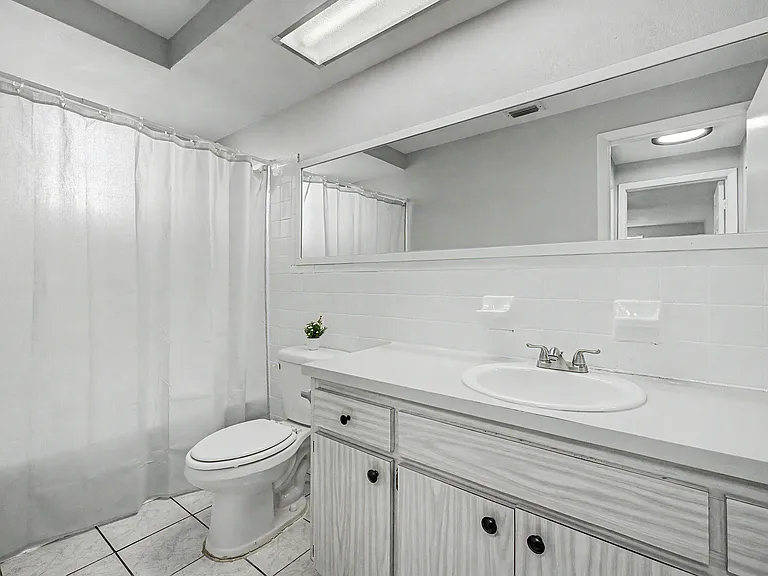 8214 Medford Dr — Photo 11
