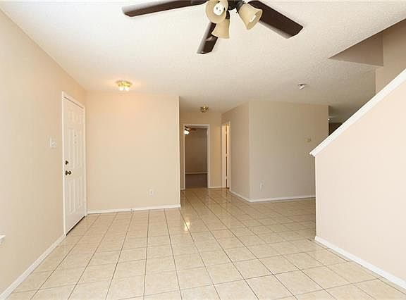 3rd image of 905 Gillon Dr