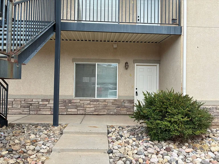 576 W 1045 N #B4 — Photo 13