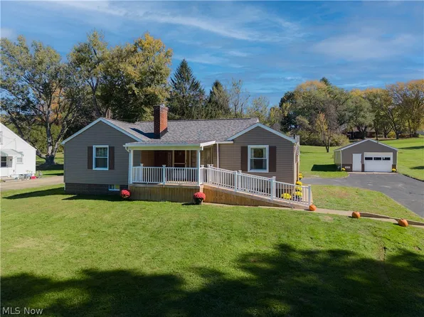 4074 Harbrook St SW, Navarre, OH 44662