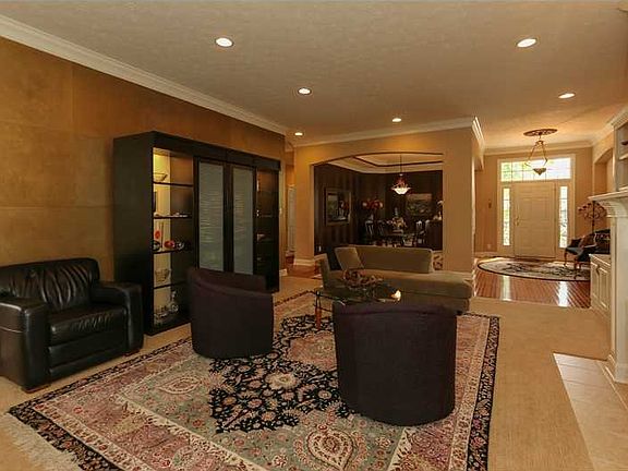 5th image of 703 Hanover Close