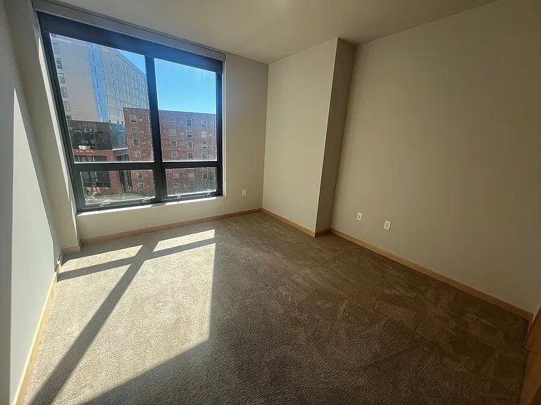Venture Luxury High Rise — Photo 269