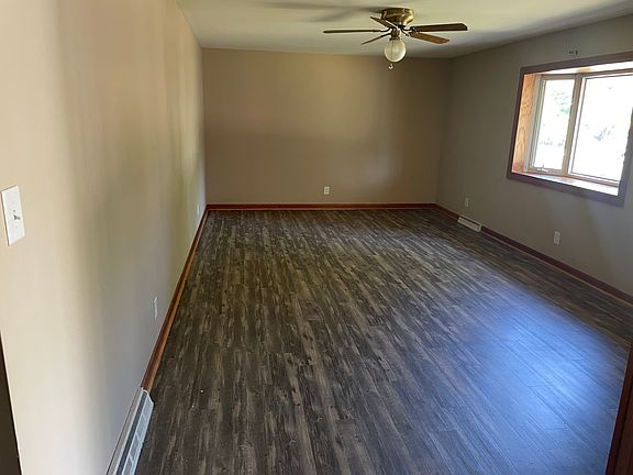 2nd image of 3010 Grand Ave
