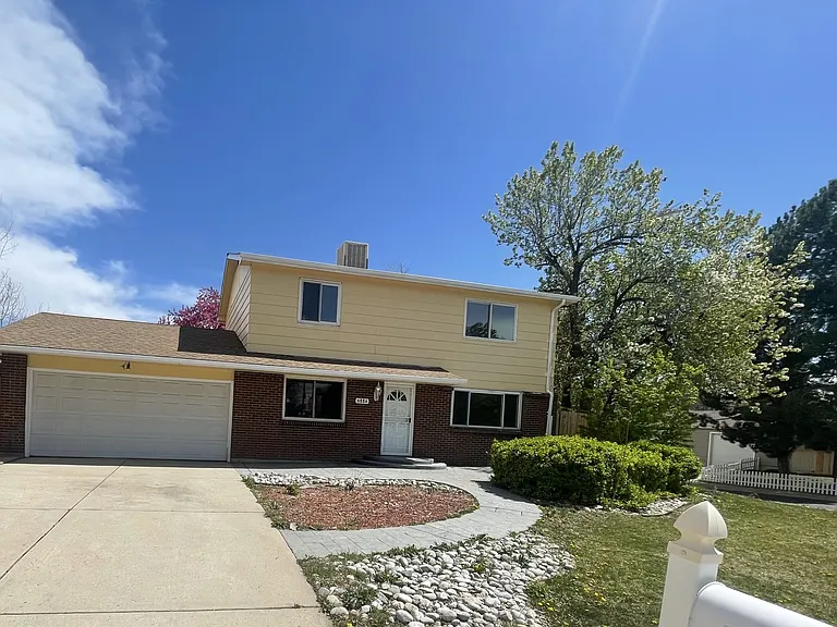 6884 S Dexter St — Photo 1