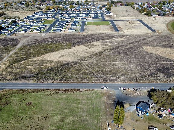 2nd image of W Kunze Ln