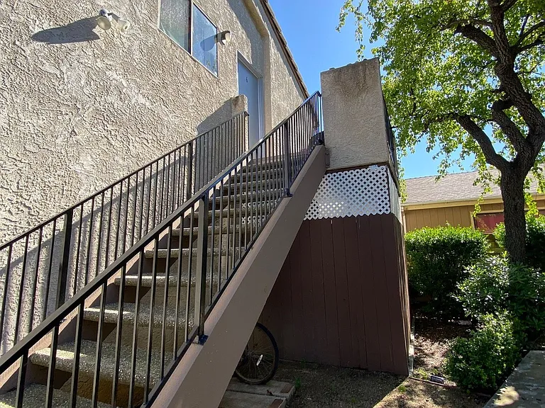 122-126 W Ramona St — Photo 19