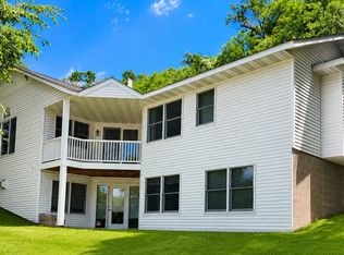 661 Spring Creek Rd S, Red Wing, MN 55066