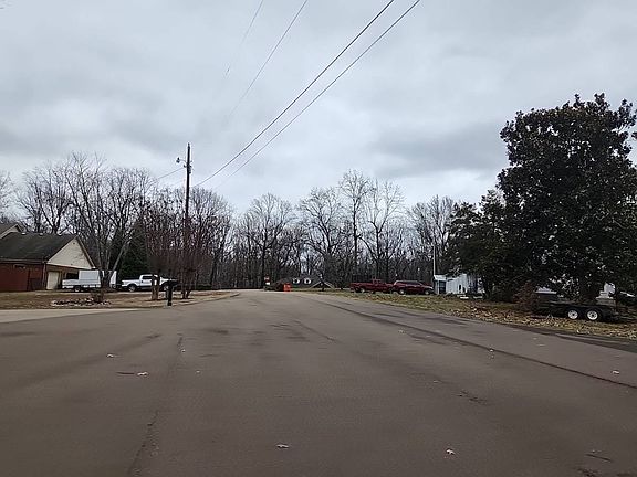 4th image of 31 Pine Ridge Rd