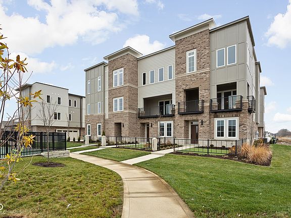 2nd image of 17447 Carrier Dr