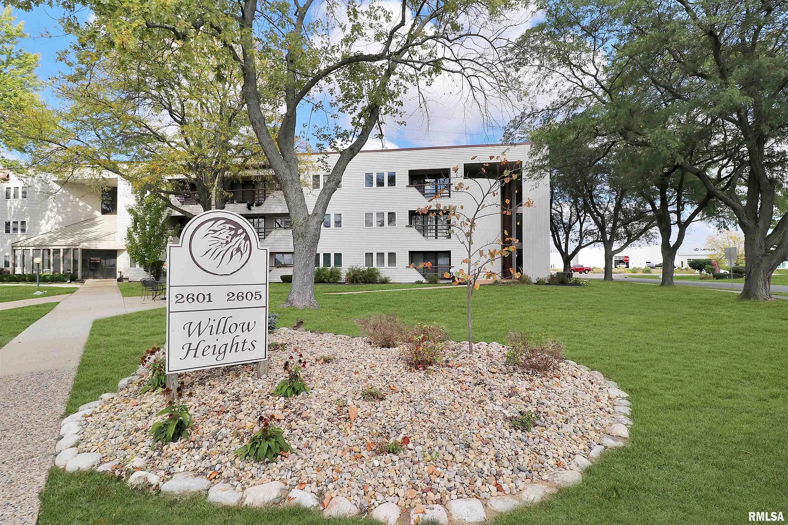 2601 W Willowlake Dr APT 33 photo 1
