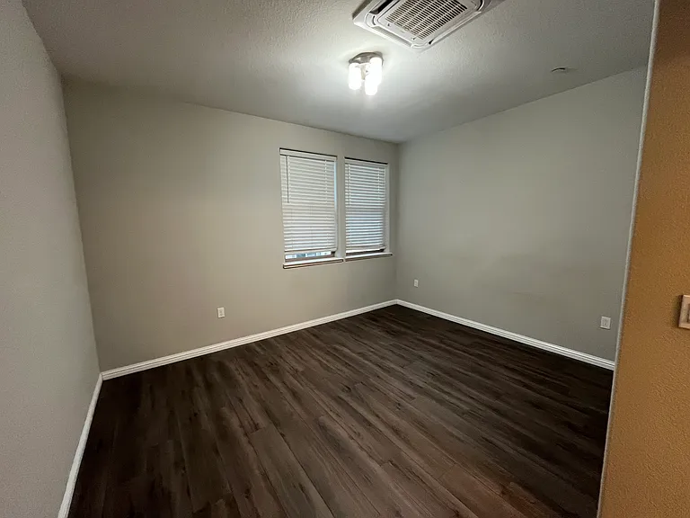 6812 Steel Ct — Photo 18