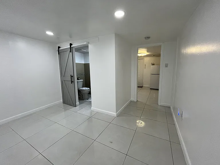 920 SW 29th Way #2/1 — Photo 52