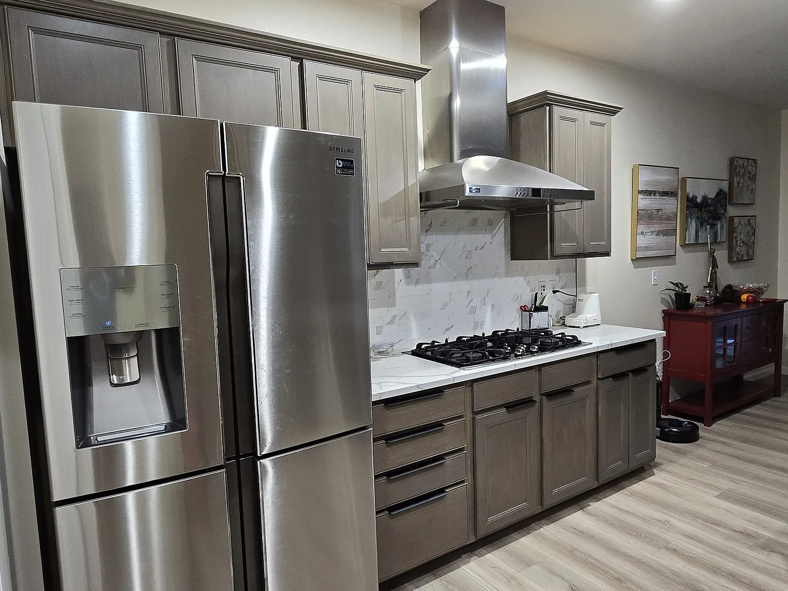 5 bed, 2424 sqft, $4,045 — Photo 4