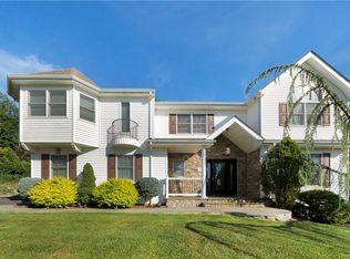 29 Dunnigan Dr, Pomona, NY 10970