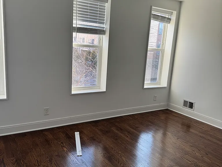 2112 E Fayette St — Photo 13