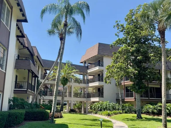 3035 Countryside Blvd APT 27B, Clearwater, FL 33761