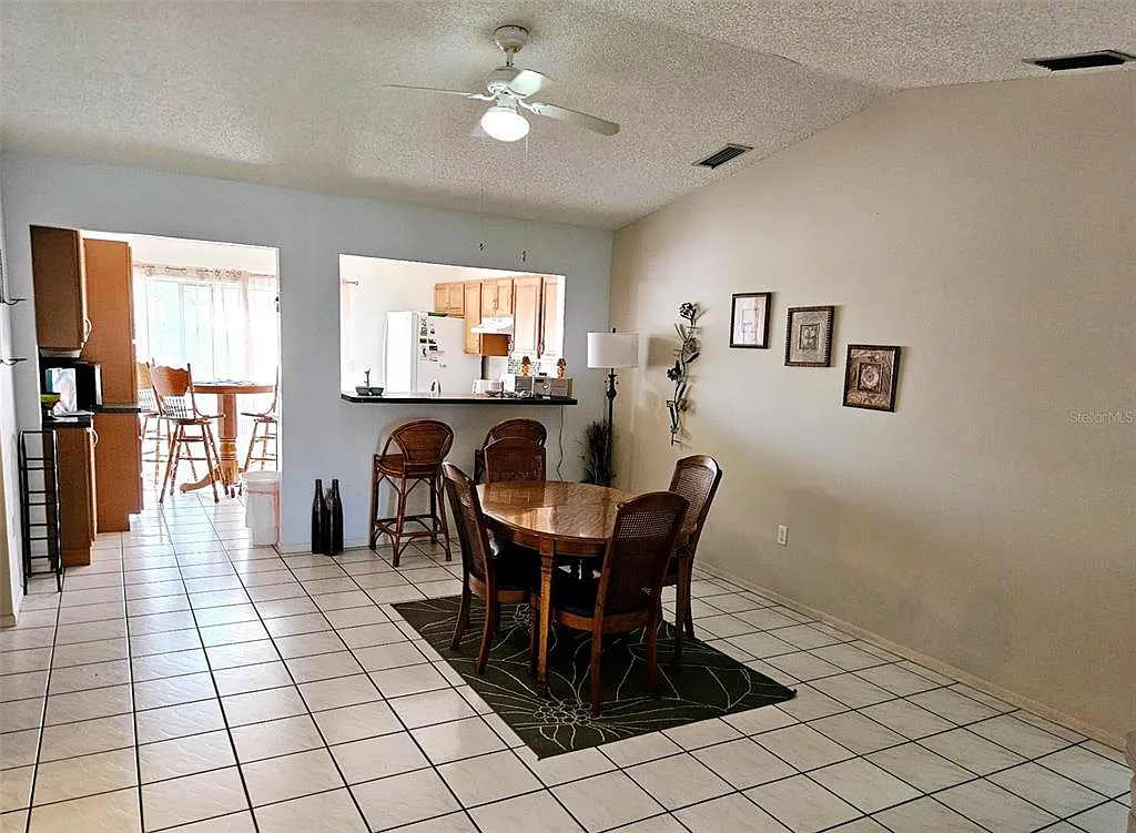 3 bed, 1419 sqft, $3,700 — Photo 4