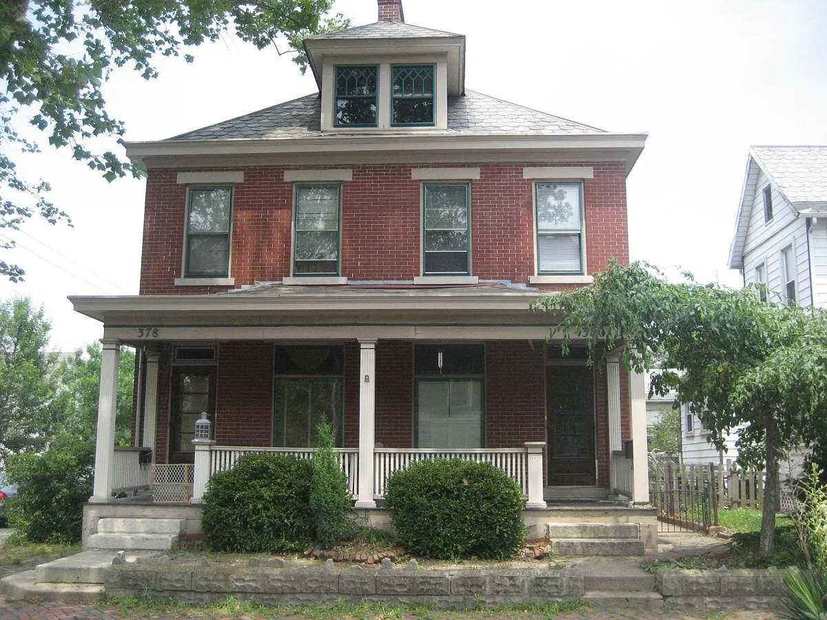 2 bed, 1400 sqft, $1,895 — Photo 1
