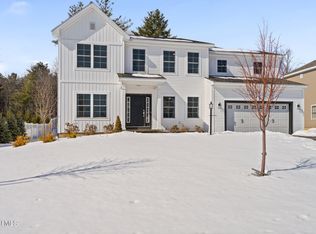21 Bergen Place, Niskayuna, NY 12309