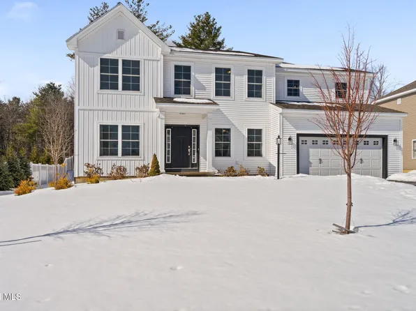 21 Bergen Place, Niskayuna, NY 12309