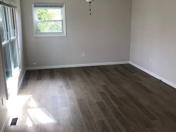 2nd image of 1109 S 10th Ave #1103