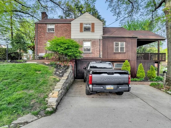 5273 Fieldcrest Dr, Pittsburgh, PA 15236