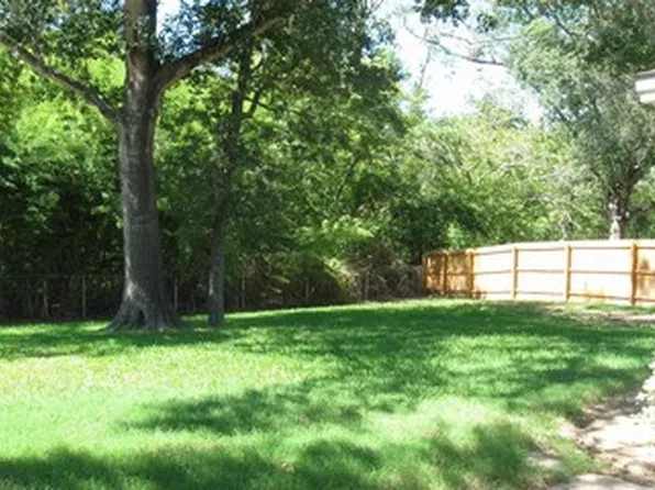 1103 Guadalupe Dr, College Station, TX 77840