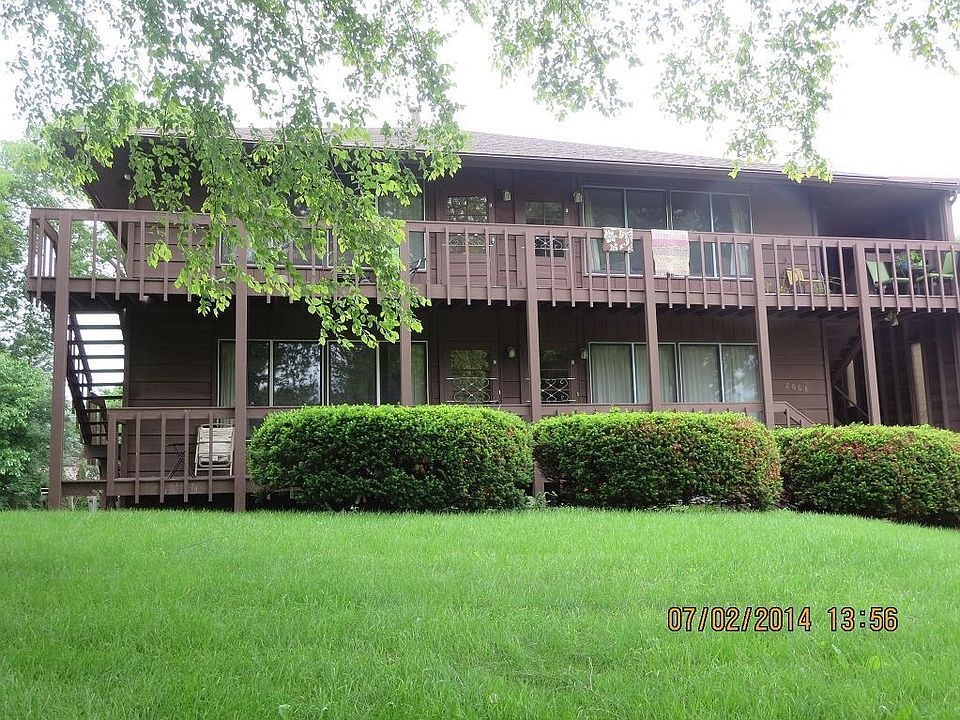 2608 Iowa Street Apartment