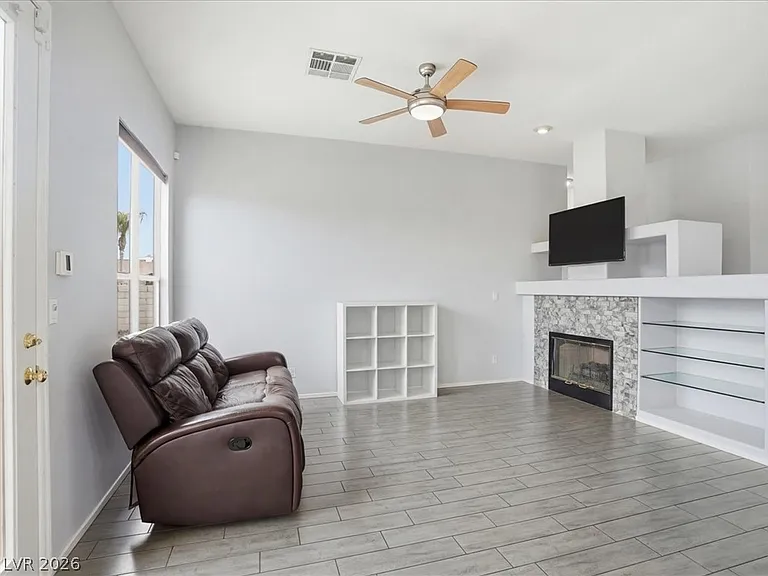 1562 Harwood Ave — Photo 12