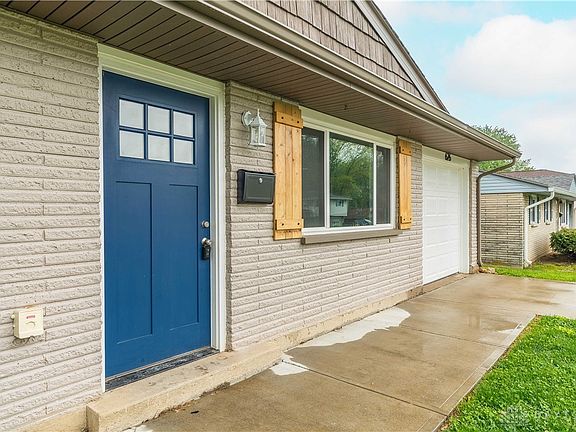 3rd image of 626 Morning Glory Ln