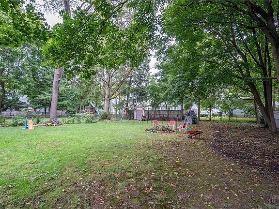 4th image of 185 Avondale Dr