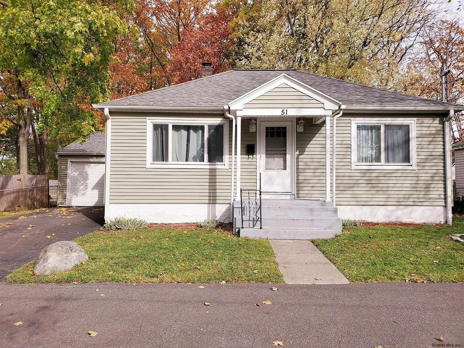 51 Mereline Ave photo 1