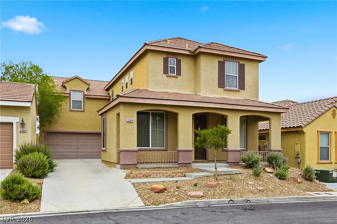 5 bed, 4.0 bath, 2335 sqft, $2,160 — Photo 3