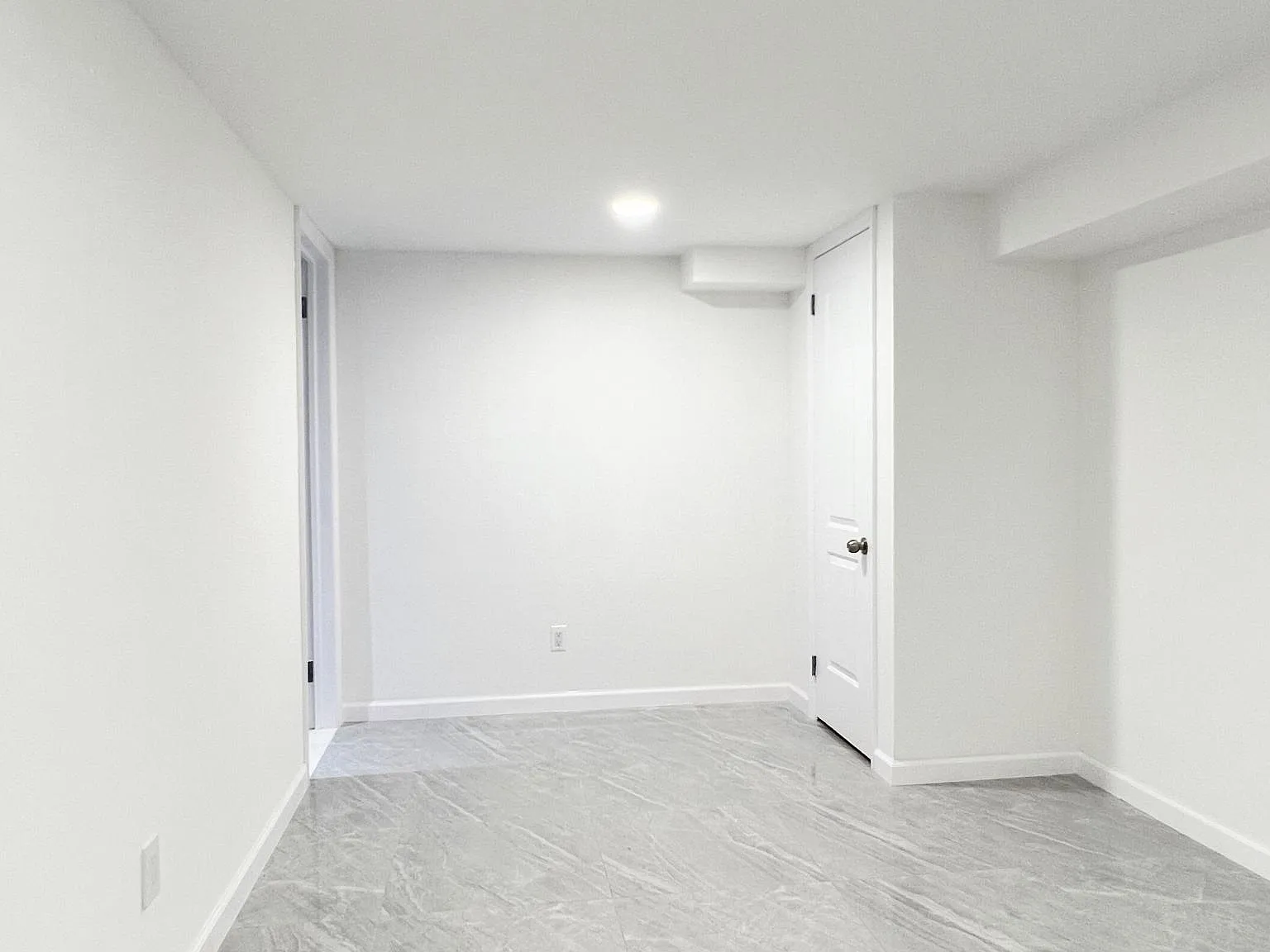 1 bed, 500 sqft, $1,300 — Photo 3