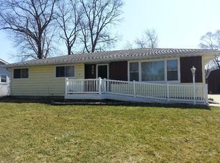 335 Bluebird Ave, Crown Point, IN 46307