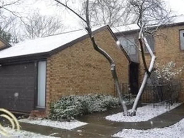 3 Blair Ln #9, Dearborn, MI 48120