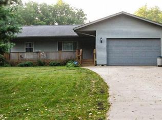 51541 Red Mill Rd, Dowagiac, MI 49047
