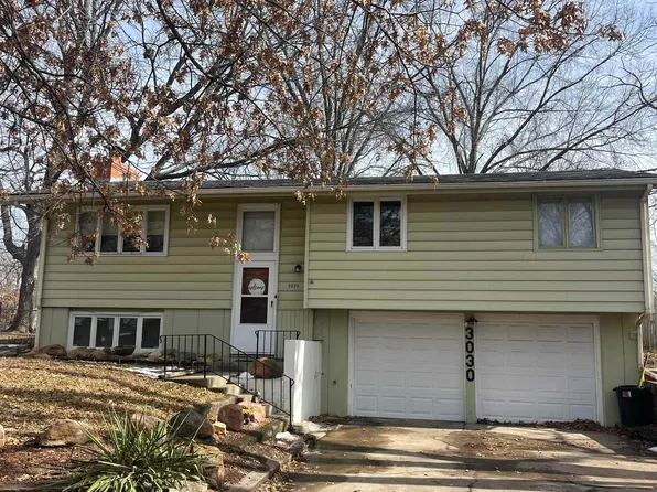 3030 SW Arnold Ct, Topeka, KS 66614