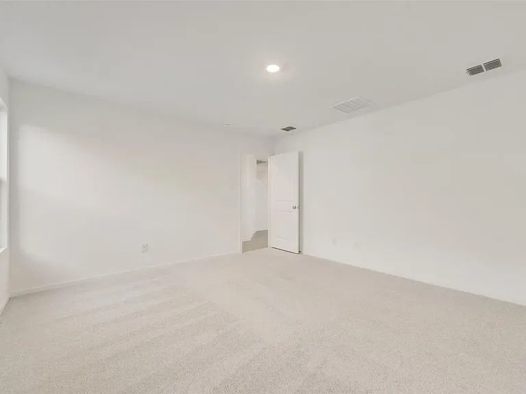 233 Ashbrook St — Photo 14