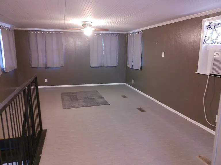 2706 Pine Ave — Photo 9