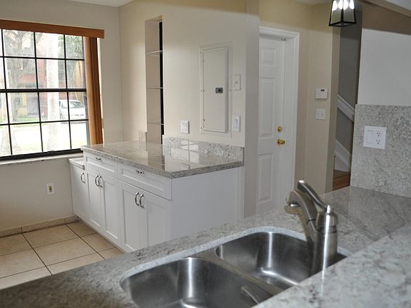 2nd image of 254 City View Dr #254