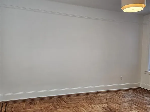 590 Parkside Avenue image 14 of 20