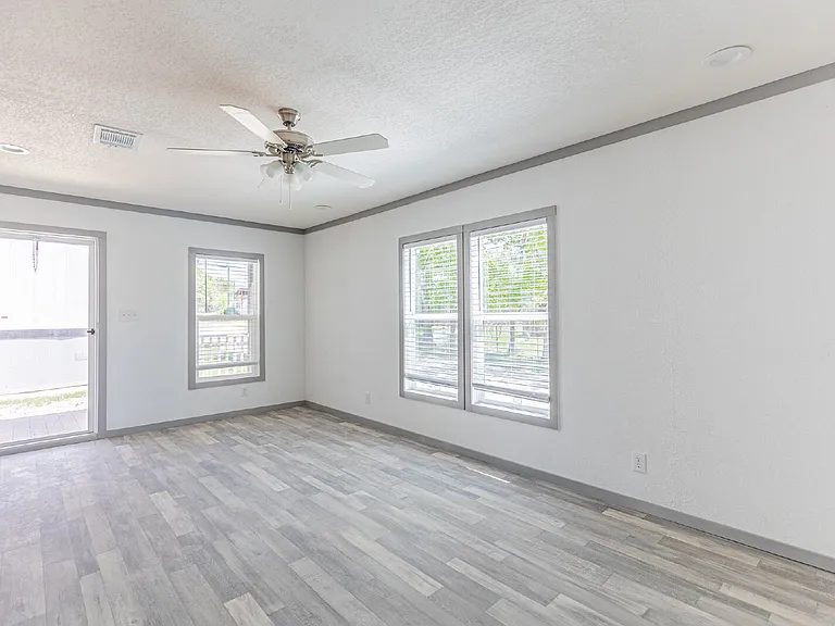 193 Live Oaks St #1 — Photo 6