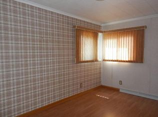 219 W Grove St, Kawkawlin, MI 48631