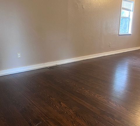 5th image of 3743 S Tacoma Ave